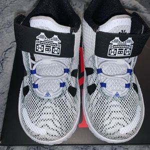 Kyrie 7 sneakers size 8c